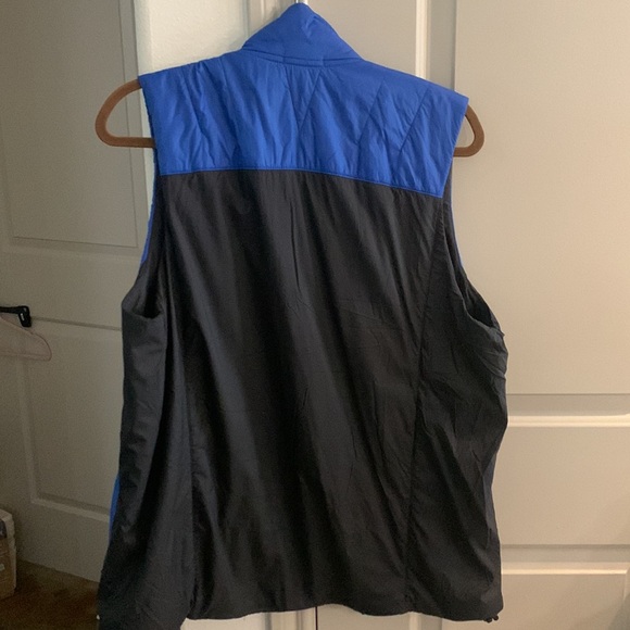 🎈NWT Smartwool vest medium 
 smart loft X 60 light weight - Picture 3 of 7